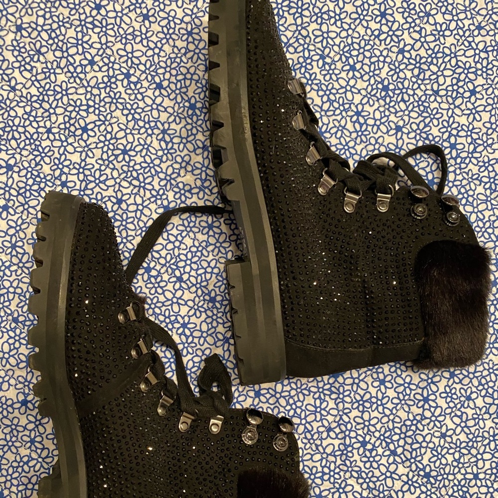 Express black boots 10